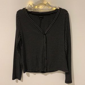 ✨Who What Wear ✨Button Down Long sleeve✨